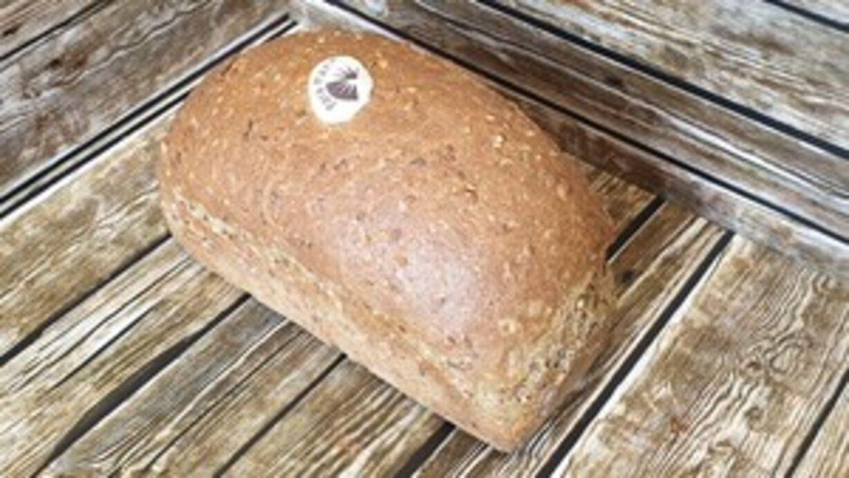 Para Pan - das gesunde Brot. Das Brot ist seit 1998 auf dem Markt. Das Para Pan ist ein gesundes, knuspriges, lang haltbares und sättigendes Spezialbrot mit einer speziellen Kornmischung und ballaststoffreichen Zutaten. Wertvolle Bestandteile dieses gesunden Brotes unterstützen und begünstigen Ihren Stoffwechsel und fördern Ihr Wohlbefinden. Das Brot ist nur in den lizentierten Bäckereien erhältlich. Die Teigruhezeit beträgt 10 h.